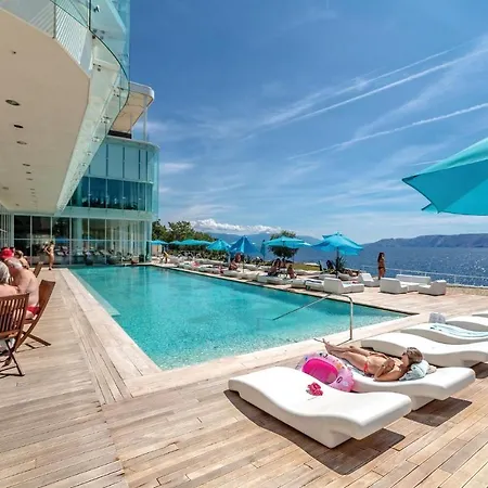 Amazing In With Outdoor Swimming Pool, Sauna And Swimming Pool Appartamento