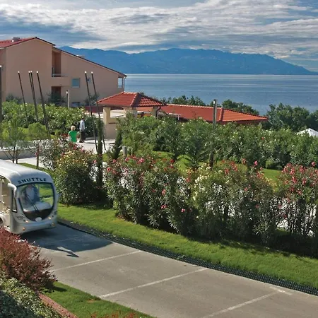 Amazing In With Outdoor Swimming Pool, Sauna And Swimming Pool Appartamento *