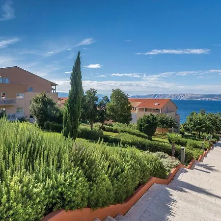 Appartamento Amazing In With Outdoor Swimming Pool, Sauna And Swimming Pool Novi Vinodolski